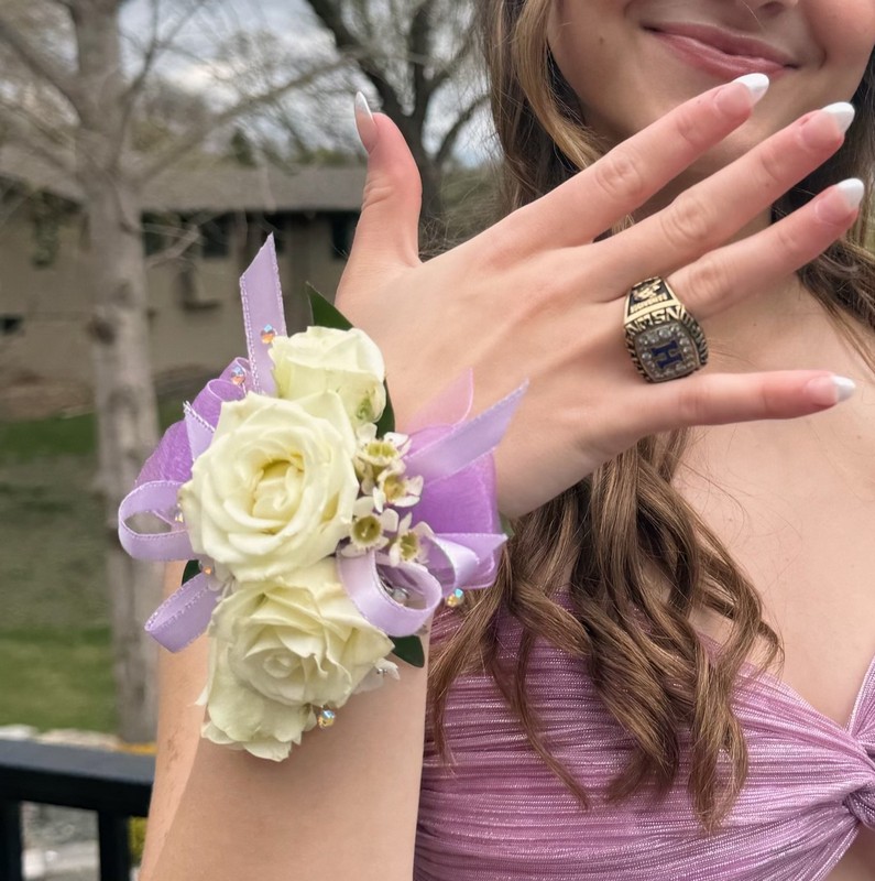 Corsages and Boutonneres from Hastings Flower Co. 22